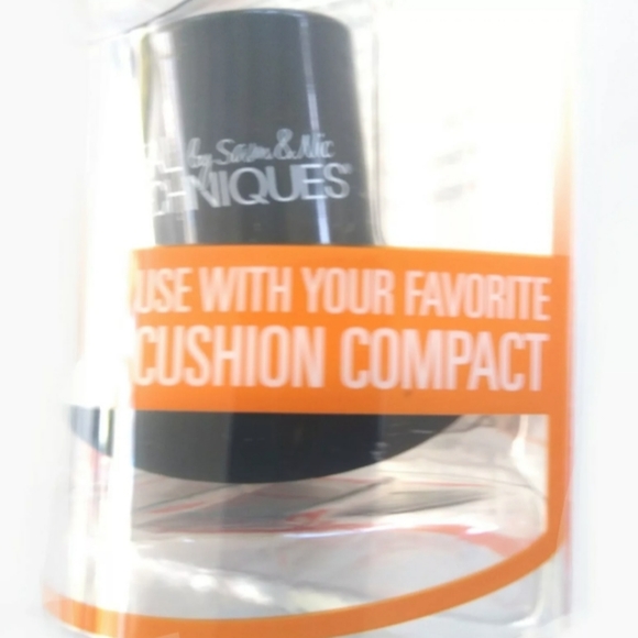 Real Techniques by Sam & Nic Expert Air Cushion Sponge 01712 New Makeup … - Picture 10 of 14